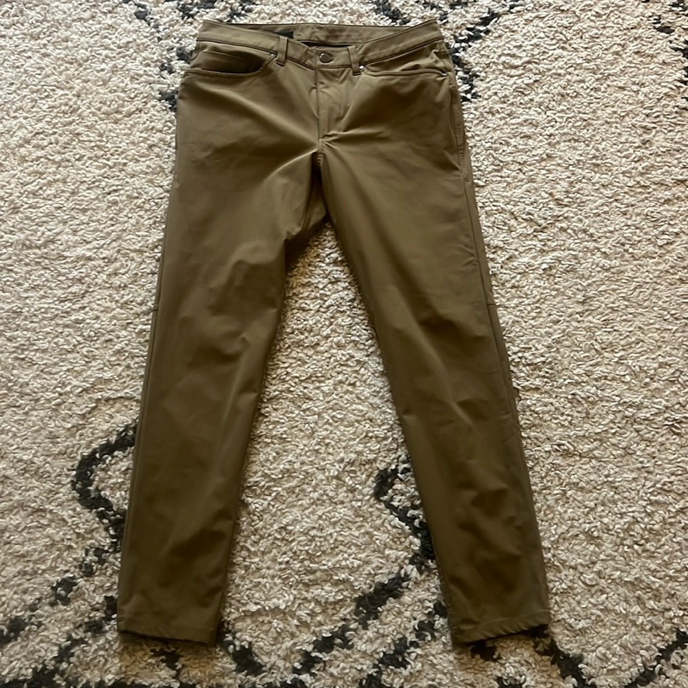 Lululemon ABC commission pants